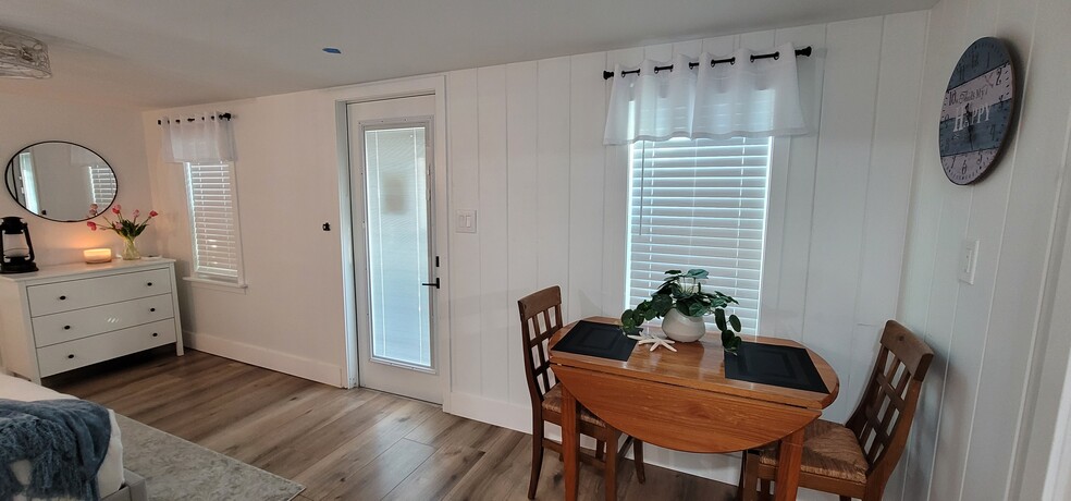 More Photos Of 3351 Bahia Vista St, Sarasota Storefront For Sale