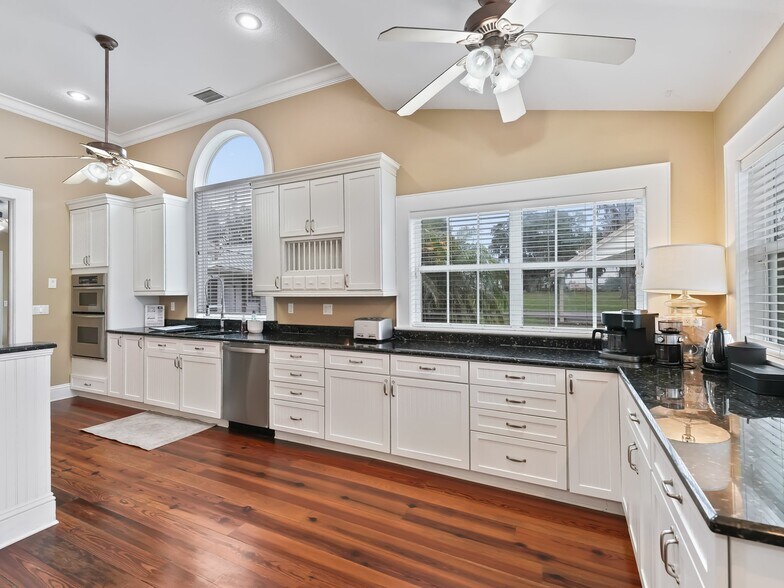 More Photos Of 12730 E Highway 25, Ocklawaha Specialty For Sale