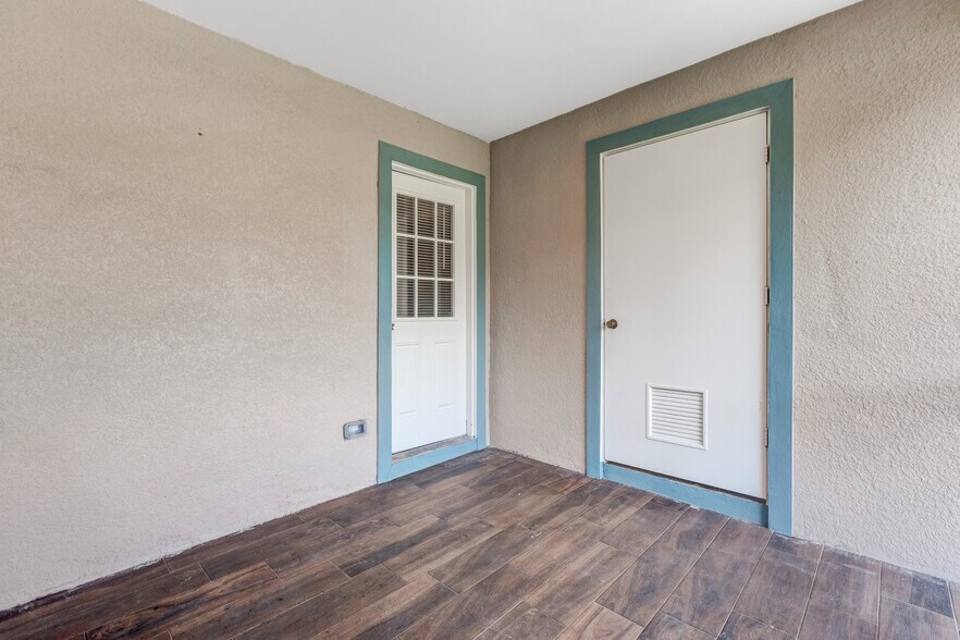 More Photos Of 6240 Rattlesnake Hammock Rd, Naples Apartments For Sale