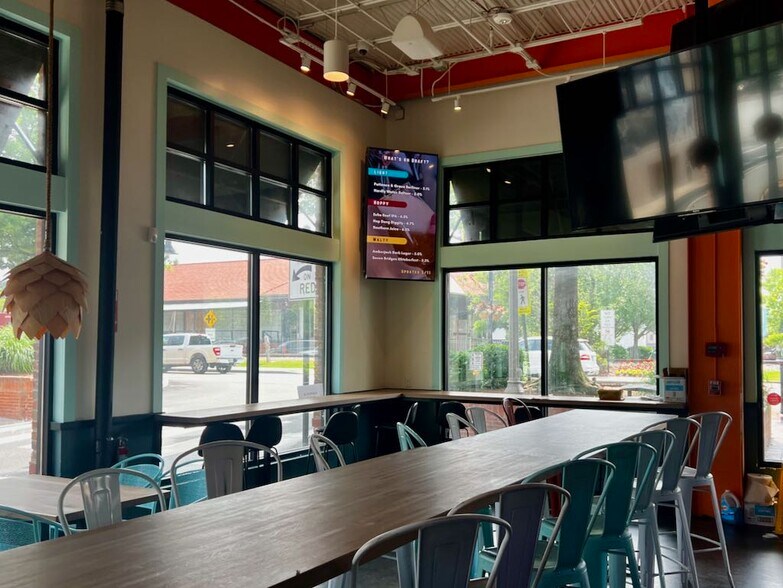 More Photos Of 8632 Main St, Woodstock Restaurant For Lease