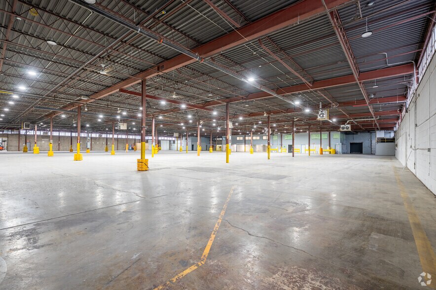 More Photos Of 25 Tangiers Rd, Toronto Service For Lease