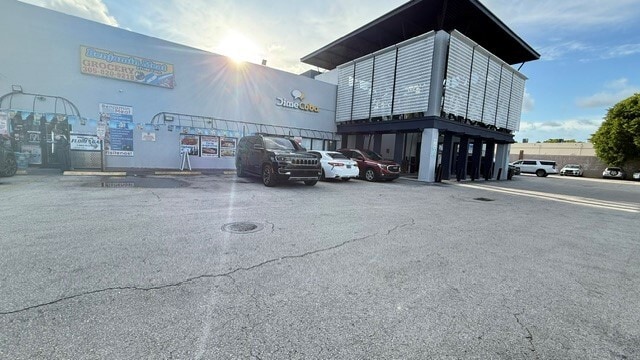 More Photos Of 1651 W 37th St, Hialeah Warehouse For Sale