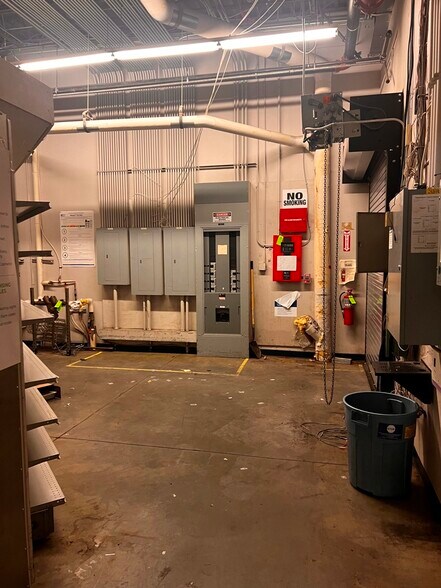 More Photos Of 5005 W Overland Rd, Boise Freestanding For Sale