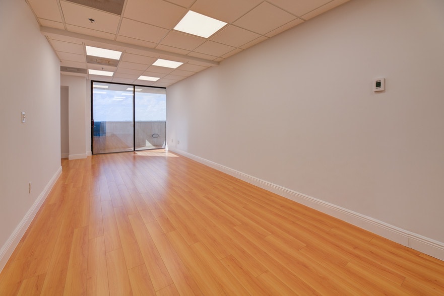 More Photos Of 550 Biltmore Way, Coral Gables Office For Lease