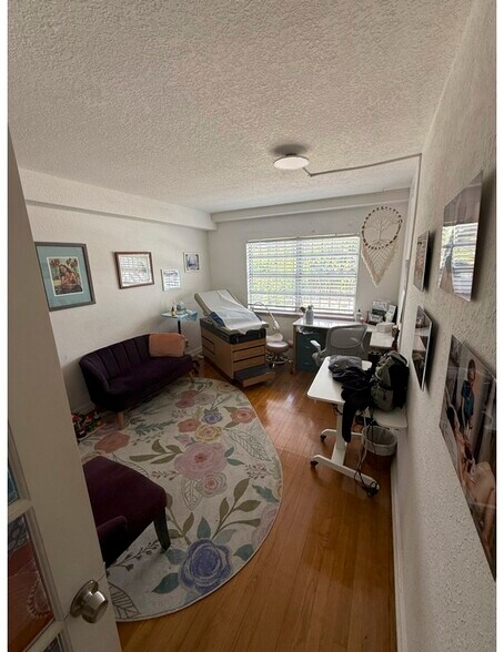 More Photos Of 3621-3623 S Dixie Hwy, West Palm Beach Storefront Retail Office For Lease