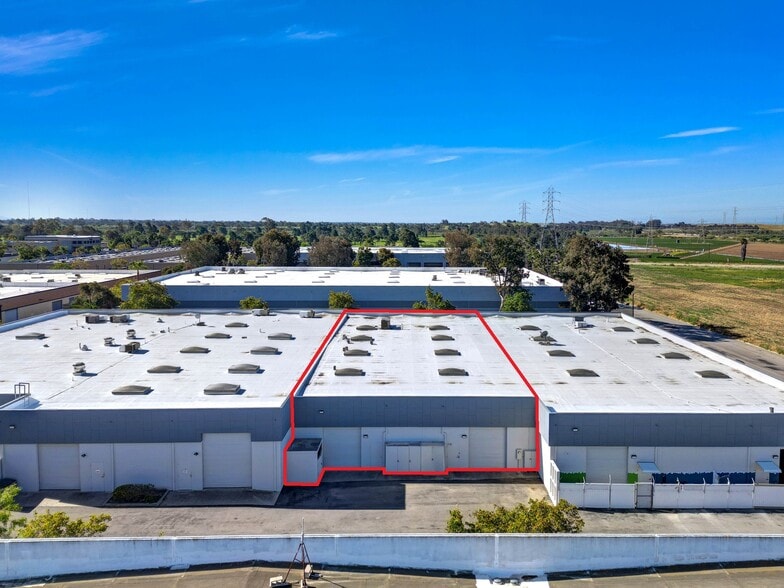 More Photos Of 2962 Seaborg Ave, Ventura Warehouse For Sale