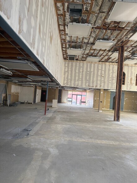 More Photos Of 499 Alvarado St, Monterey Freestanding For Lease