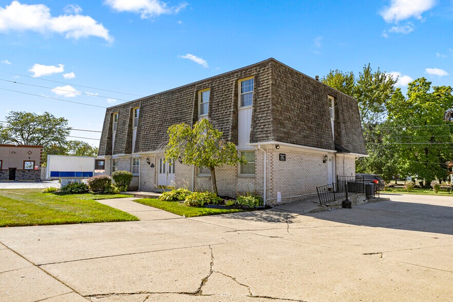 More Photos Of 30401 Utica Rd, Roseville Office For Sale