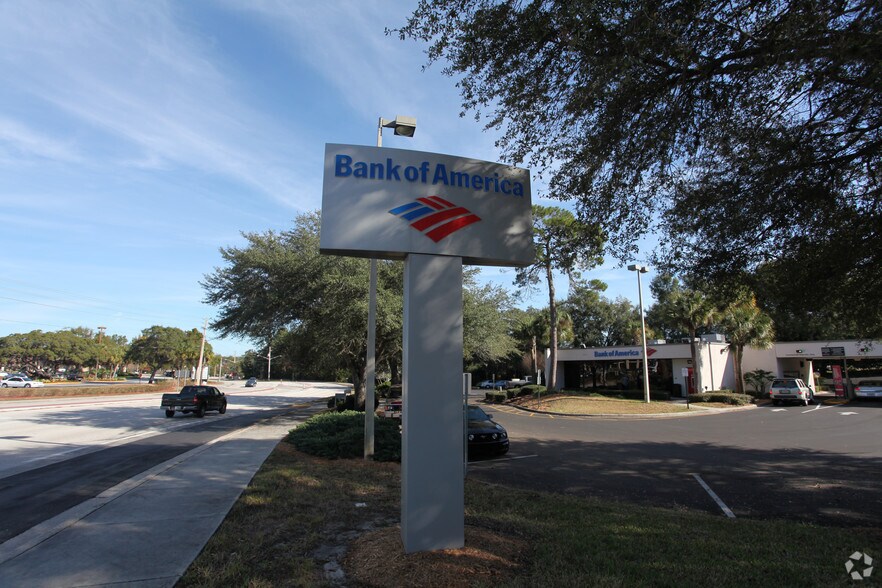 More Photos Of 555 S Hunt Club Blvd, Apopka Bank For Sale