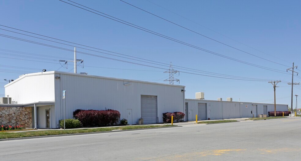 More Photos Of 1874 S Pioneer Rd, Salt Lake City Manufacturing For Lease