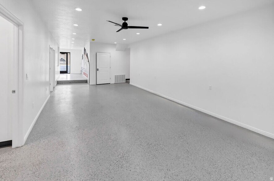 More Photos Of 46 S Center St, Elsinore Industrial For Sale