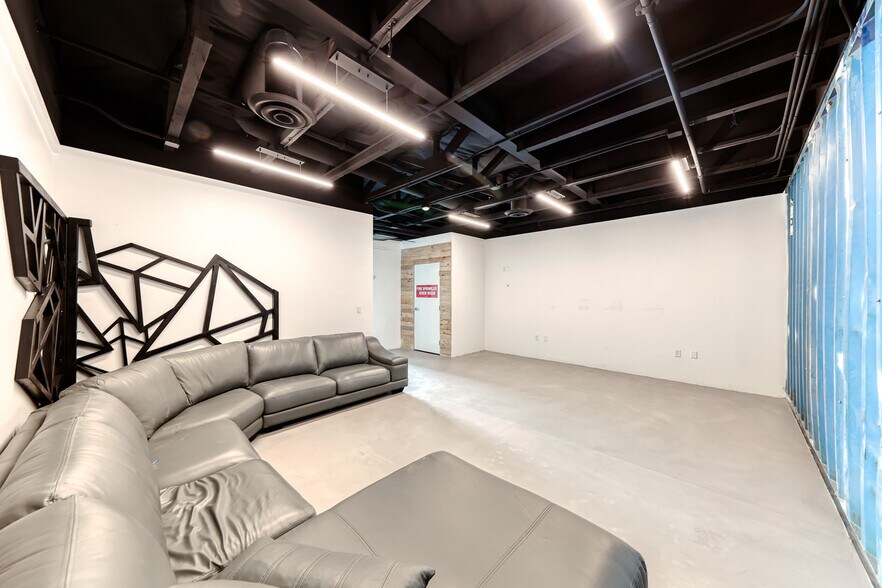 More Photos Of 235 W Brooks Ave, North Las Vegas Warehouse For Sale