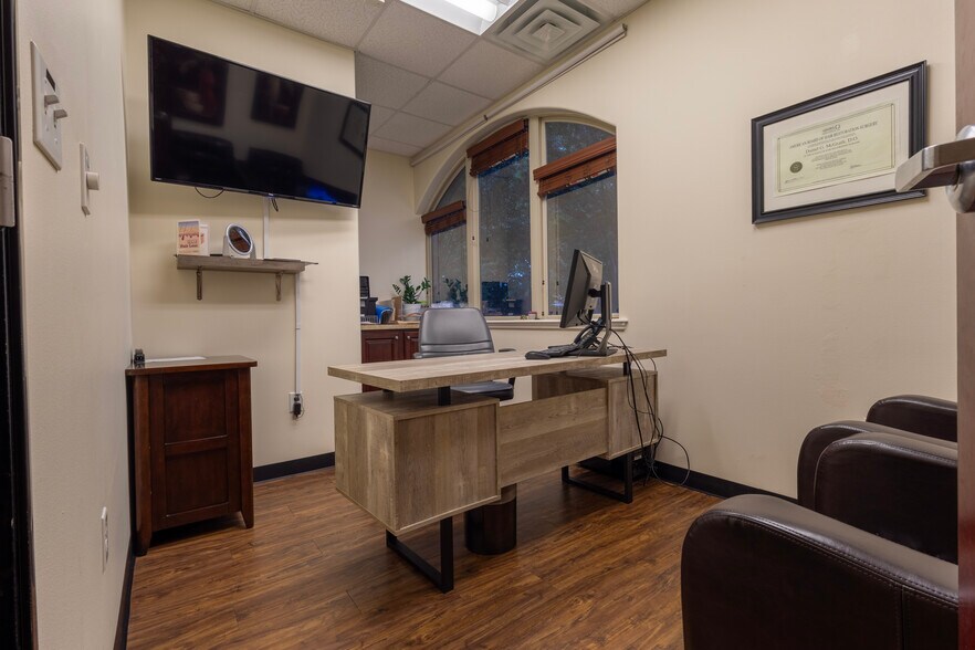 More Photos Of 2500 W William Cannon Dr, Austin Medical For Sale