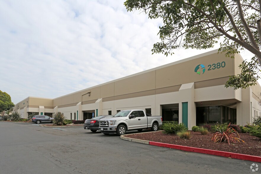 More Photos Of 2340-2380 W Winton Ave, Hayward Manufacturing For Lease