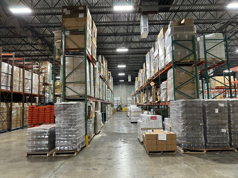 More Photos Of 1901 Green Rd, Deerfield Beach Warehouse For Lease