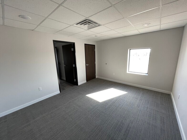 More Photos Of 9716 FM 307, Midland Warehouse For Lease