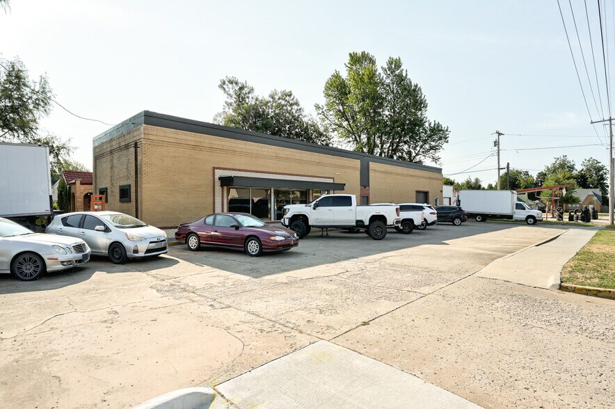 More Photos Of 1940 N May Ave, Oklahoma City General Retail For Sale