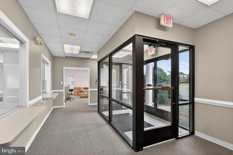 More Photos Of 7117 Salem Fields Blvd, Fredericksburg Office For Lease