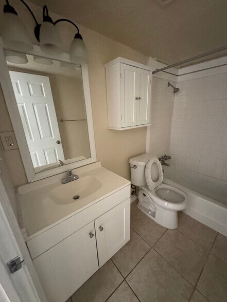 More Photos Of 403 W Broad St, Freeport Apartments For Sale