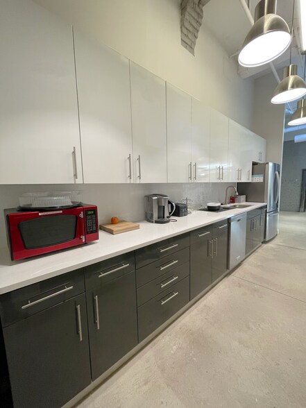 More Photos Of 2658 Scranton Rd, Cleveland Apartments For Lease