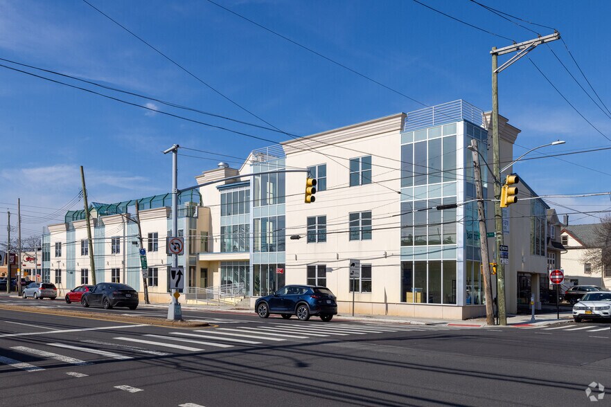 More Photos Of 17-19 Hylan Blvd, Staten Island Schools For Sale