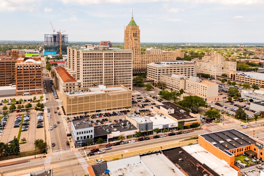 More Photos Of 6513 Woodward Ave, Detroit Storefront For Sale