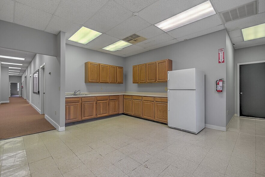 More Photos Of 10376 Wallace Alley St, Kingsport Office For Lease