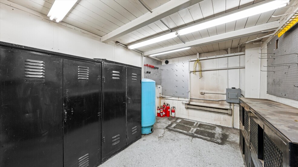 More Photos Of 1722 Morgan Rd, Sunnyside Warehouse For Sale