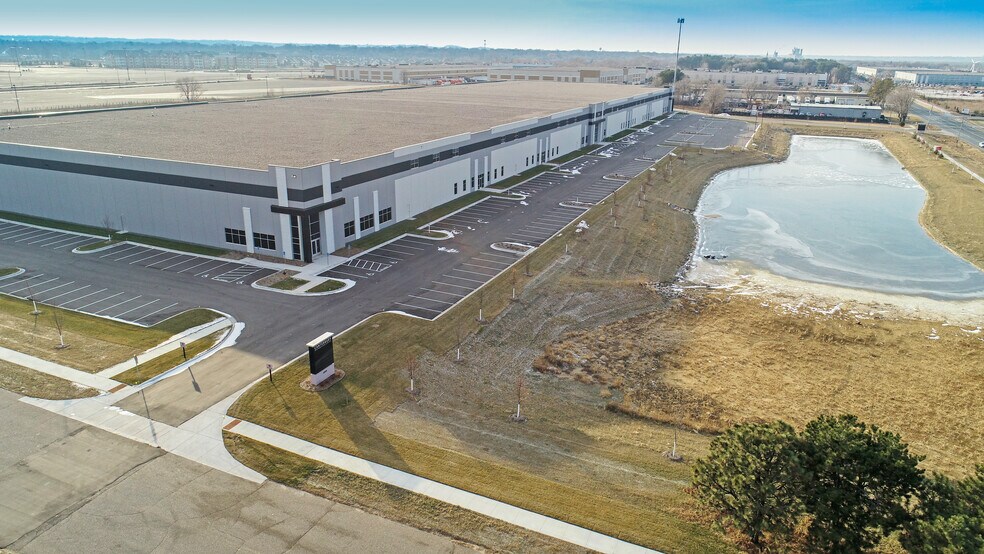 More Photos Of 3200 4th Ave E, Shakopee Distribution For Lease