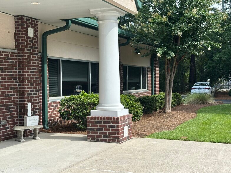 More Photos Of 2675 Lake Park Dr, North Charleston Medical For Lease