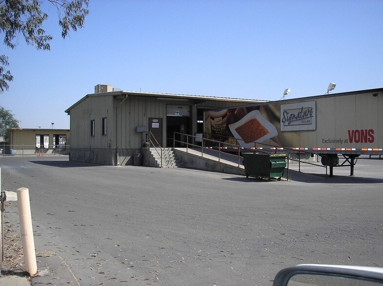 Primary Photo Of 4416 S K St, Tulare Truck Terminal For Lease