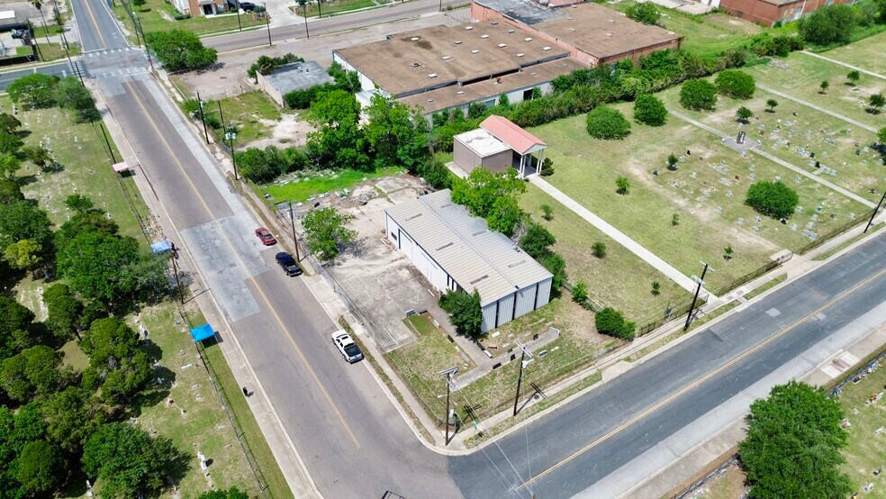 More Photos Of 300 Palm Dr, Corpus Christi Warehouse For Sale