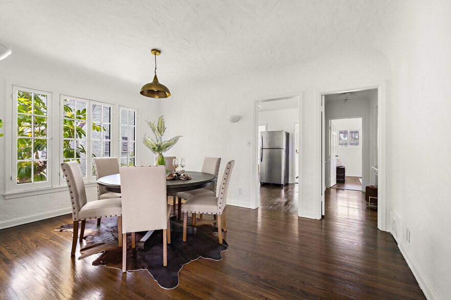 More Photos Of 1040 S Longwood Ave, Los Angeles Apartments For Sale