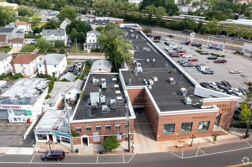 More Photos Of 601-693 Sunrise Hwy, Lynbrook Unknown For Lease