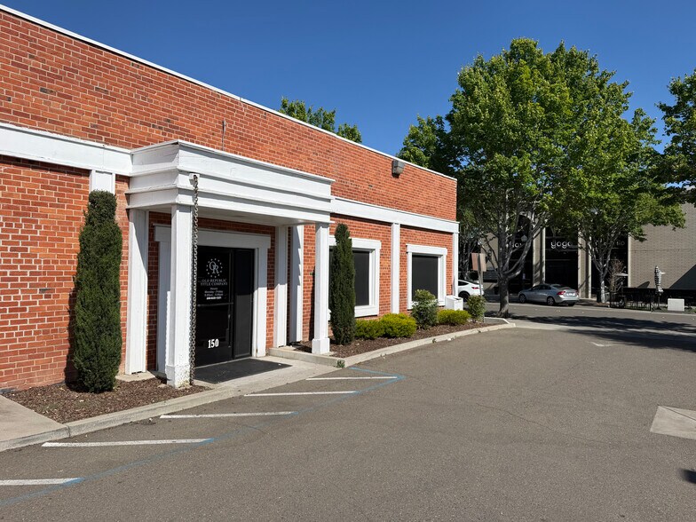 More Photos Of 150 W 10th St, Tracy Office For Sale