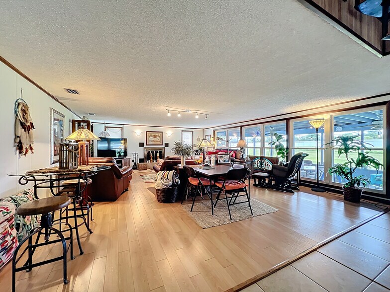 More Photos Of 7001 W Jones Ave, Mount Dora Airplane Hangar For Sale
