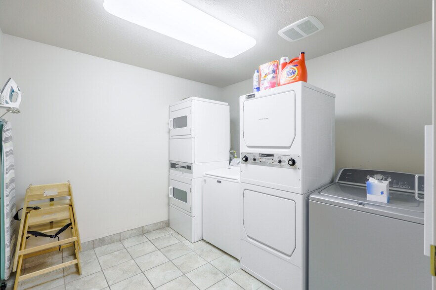 More Photos Of 40 Christa Circle cir, Garden City Specialty For Sale