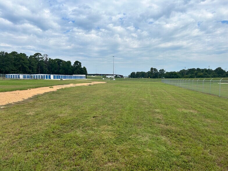 More Photos Of 3202 S Bishop Rd, Texarkana Specialty For Sale