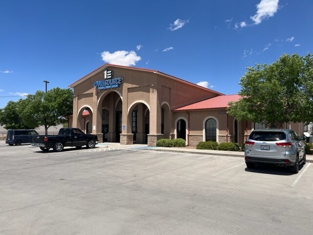 Primary Photo Of 11501 W Gateway Blvd, El Paso Bank For Sale