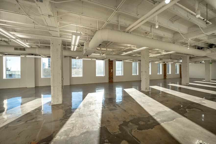 More Photos Of 617 W 7th St, Los Angeles Office For Lease