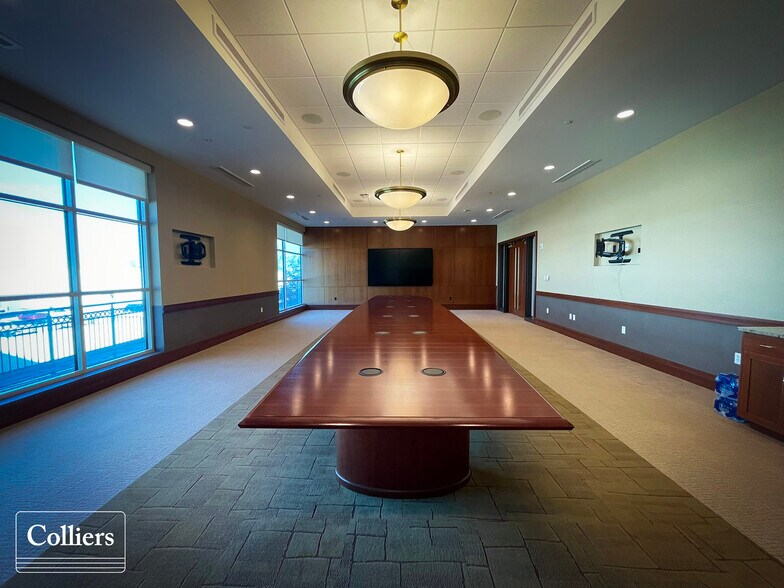 More Photos Of 607 SW F St, Bentonville Office For Lease