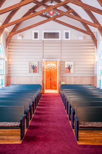 More Photos Of 219 Highway 51 NE, Steinhatchee Lodge Meeting Hall For Sale