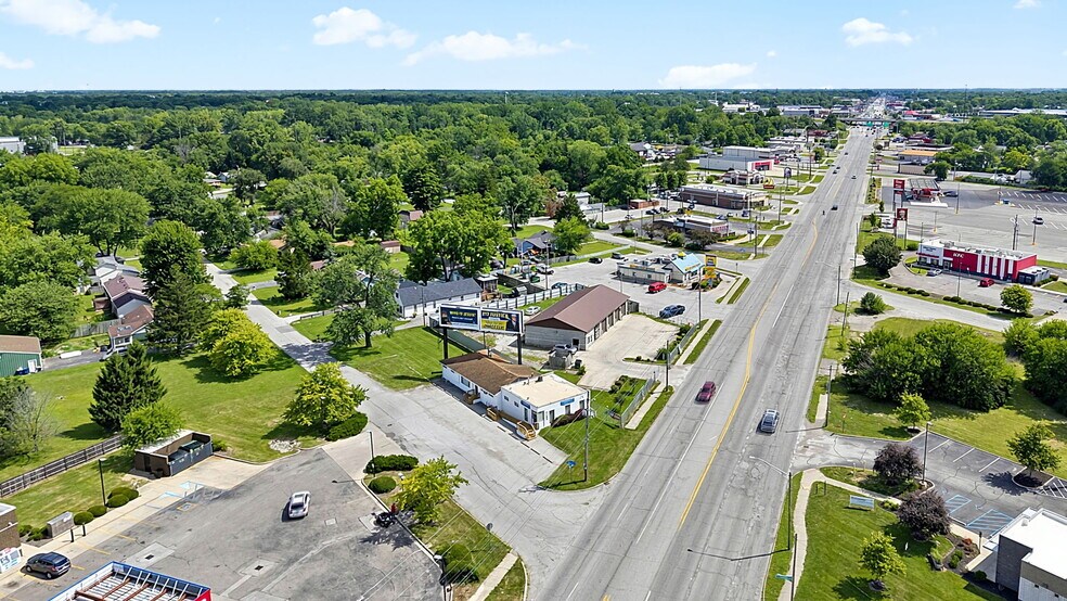 More Photos Of 7102 E Pendleton Pike, Indianapolis Office For Sale