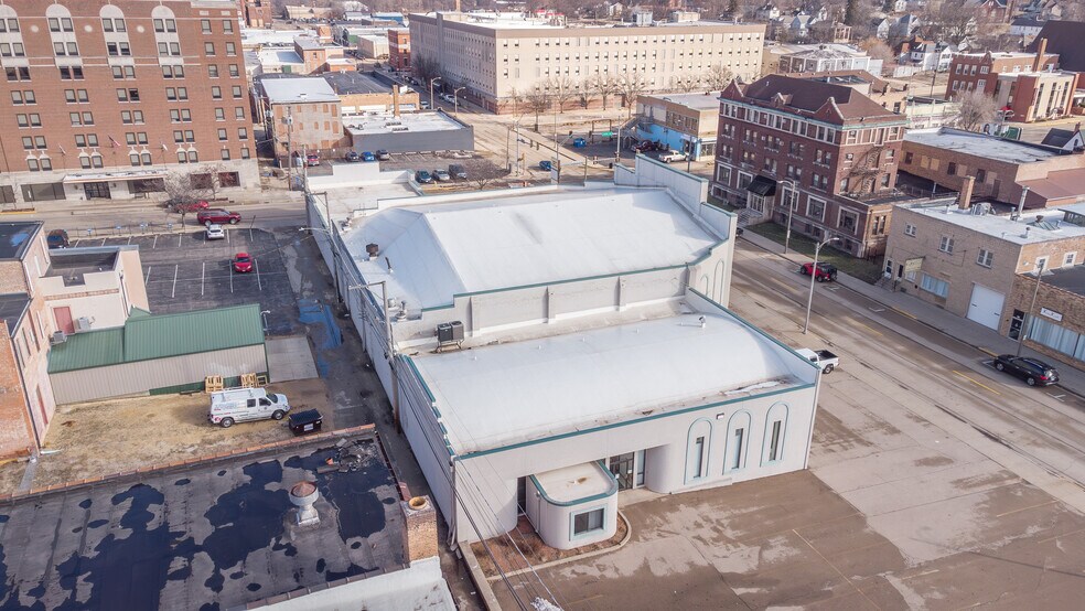 More Photos Of 210 W Spring St, Freeport Office For Sale