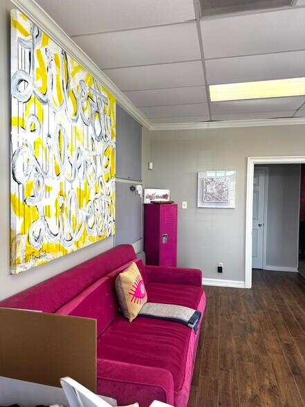 More Photos Of 1458 Campbell Rd, Houston Coworking Space