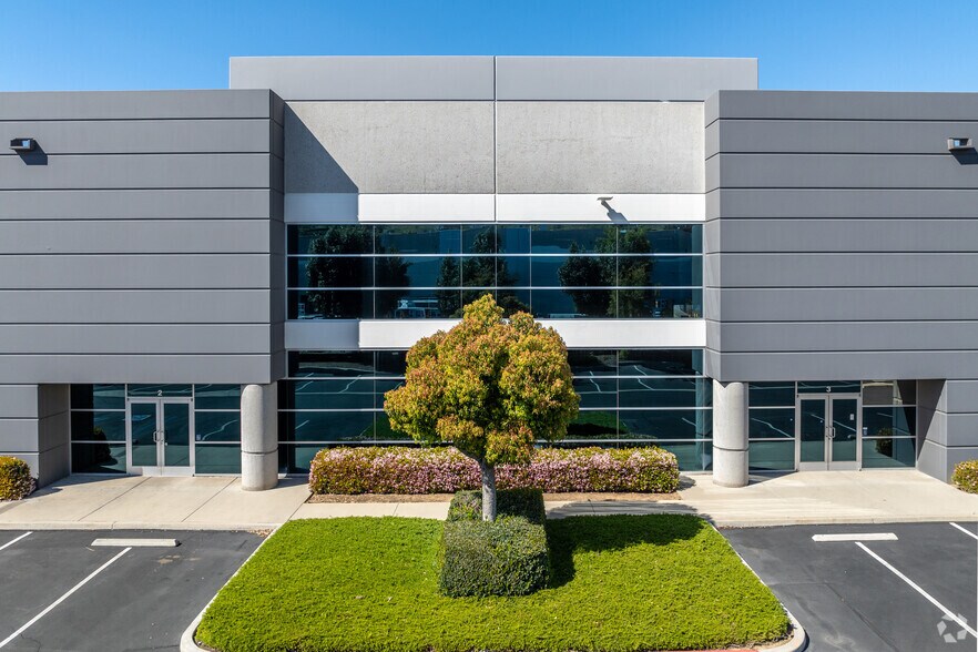 More Photos Of 1280 Northgate St, Riverside Warehouse For Lease