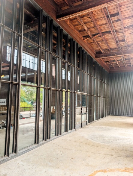 More Photos Of 203 E Jones Ave, San Antonio Office For Lease