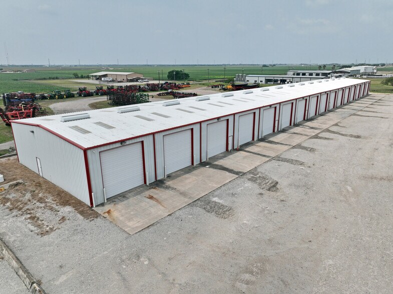 More Photos Of 4599 I-69, Robstown Industrial For Lease