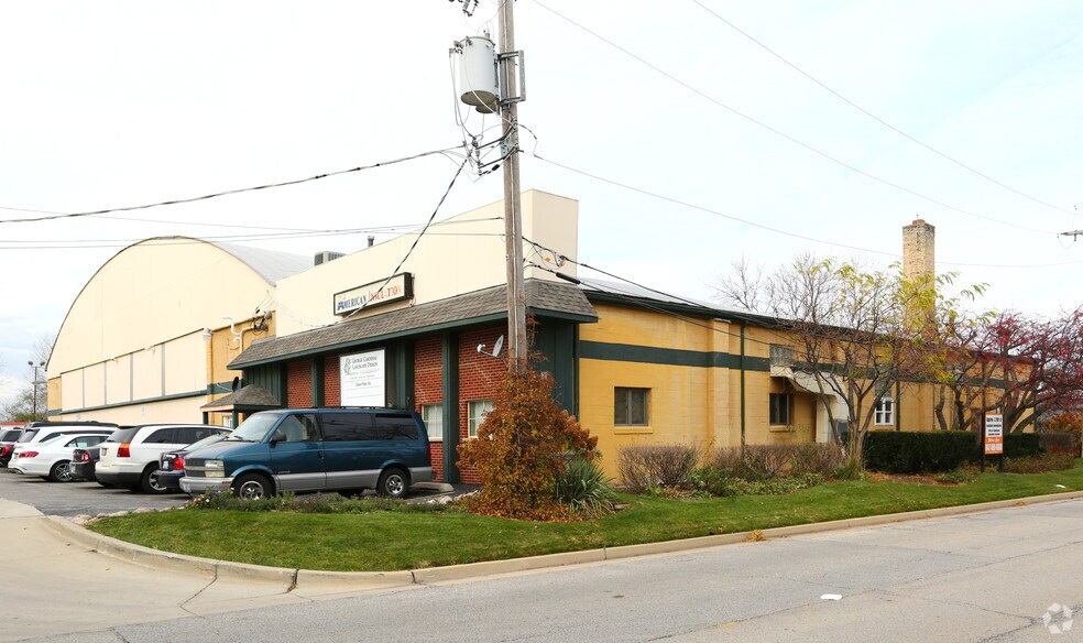 Primary Photo Of 400 Anthony Trl, Northbrook Warehouse For Lease