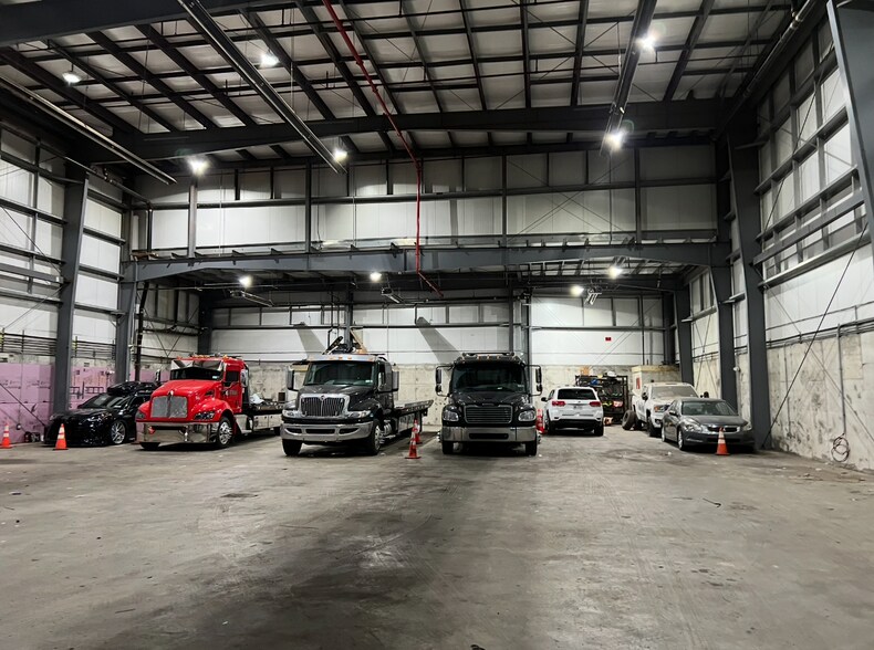 More Photos Of 9701 150th St, Jamaica Warehouse For Lease